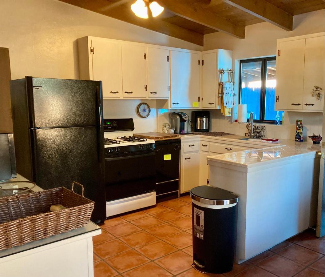 Casa Azul: Pet-Friendly Adobe Oasis in Central Location Villa Tucson Exterior photo